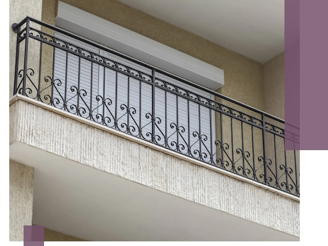 Балконные ограждения из металла и стекла в Кузнецке для домов